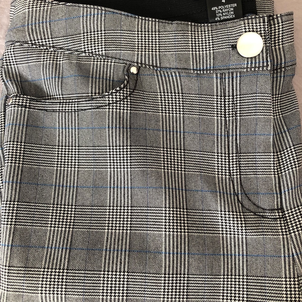 Soho size 4 women’s dress pants